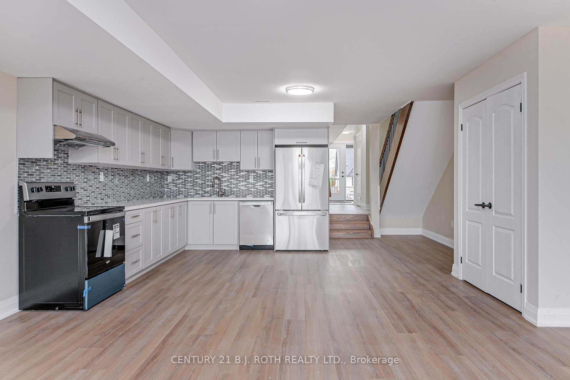 Photo 9 of Unit 5, 98 Peel Street, Barrie, Wellington — HOMEH
