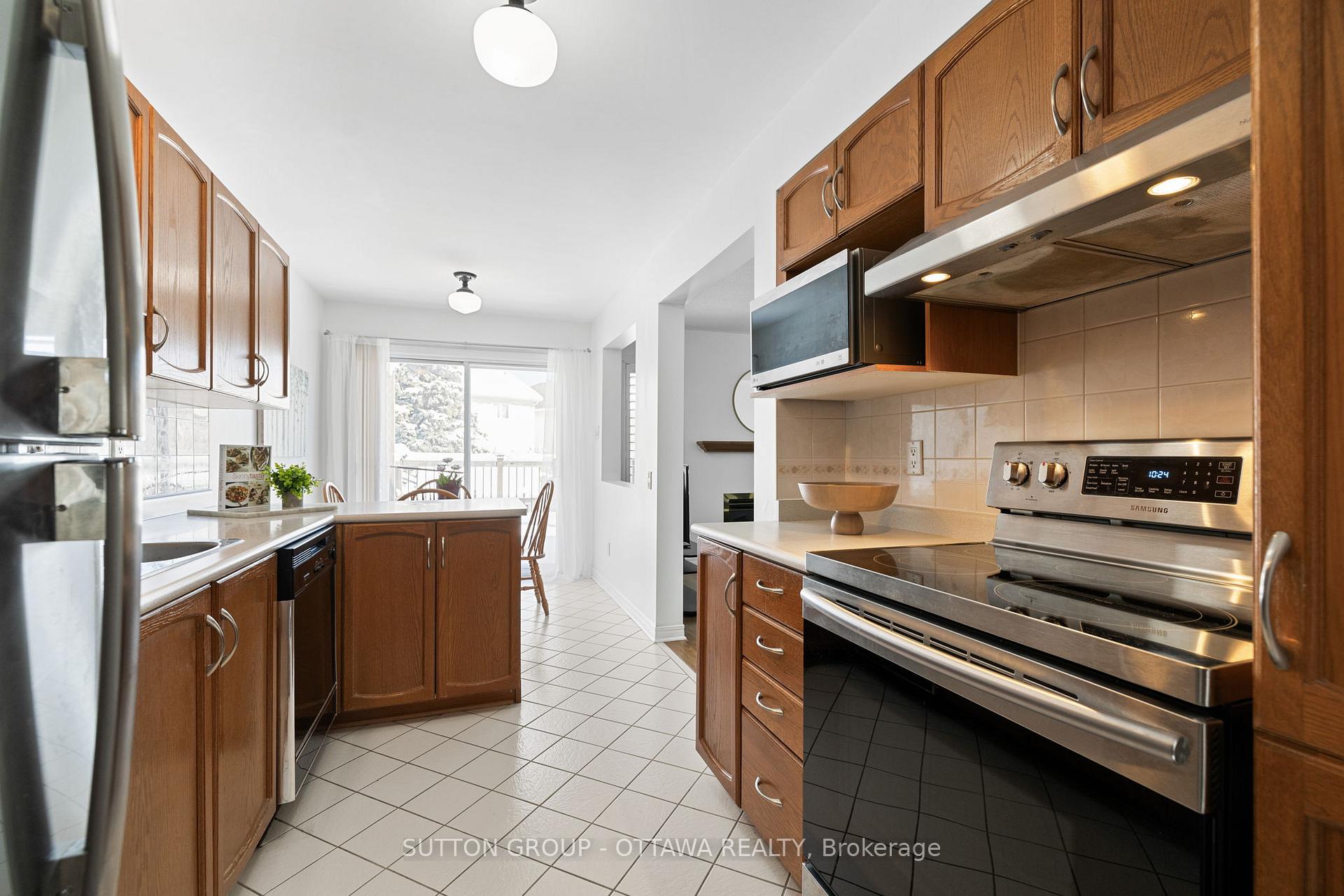 Photo 8 of 45 Redpath Drive, Ottawa, Barrhaven East — HOMEH