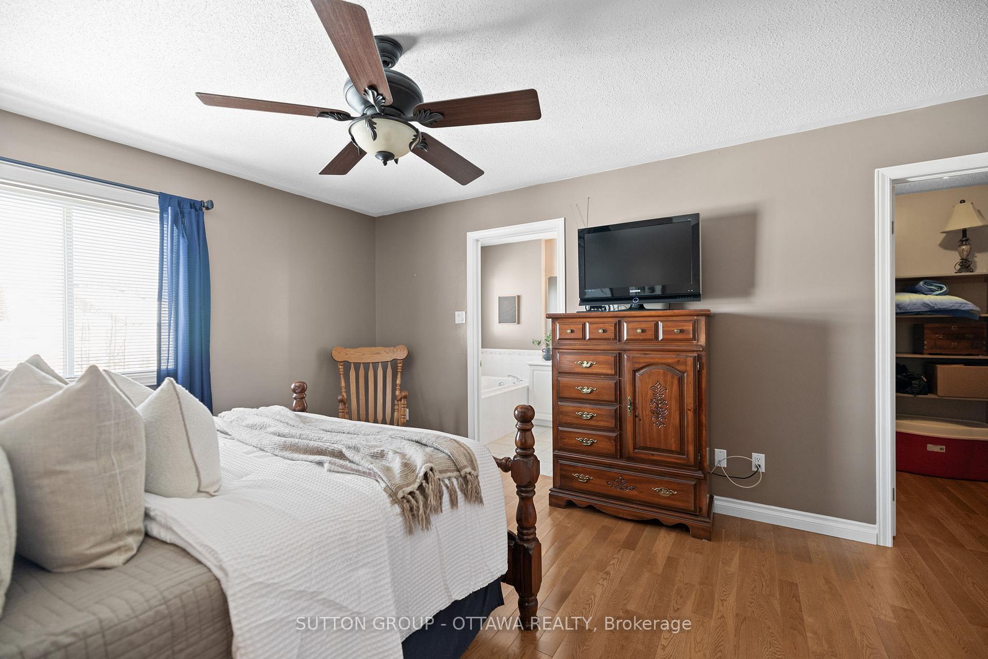 Photo 18 of 45 Redpath Drive, Ottawa, Barrhaven East — HOMEH