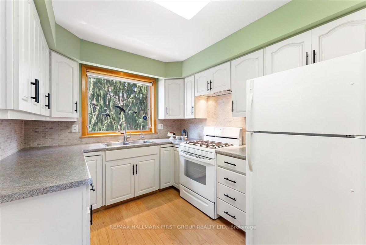 Photo 10 of 77 Hills Road, Ajax, South East — HOMEH