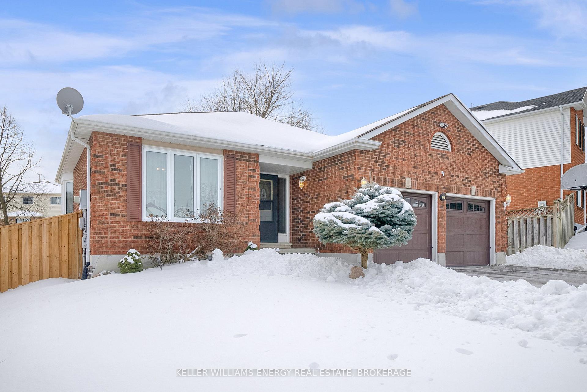 Photo 2 of 28 Foster Creek Drive, Clarington, Newcastle — HOMEH