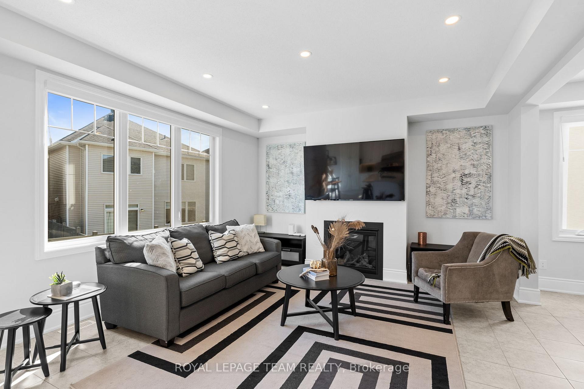 Photo 4 of 673 Rye Grass Way, Ottawa, Barrhaven - Half Moon Bay — HOMEH