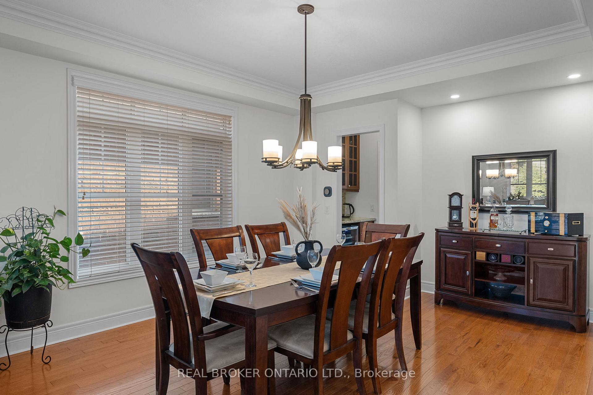 Photo 5 of 33 Royal Park Boulevard, Barrie, Bayshore — HOMEH