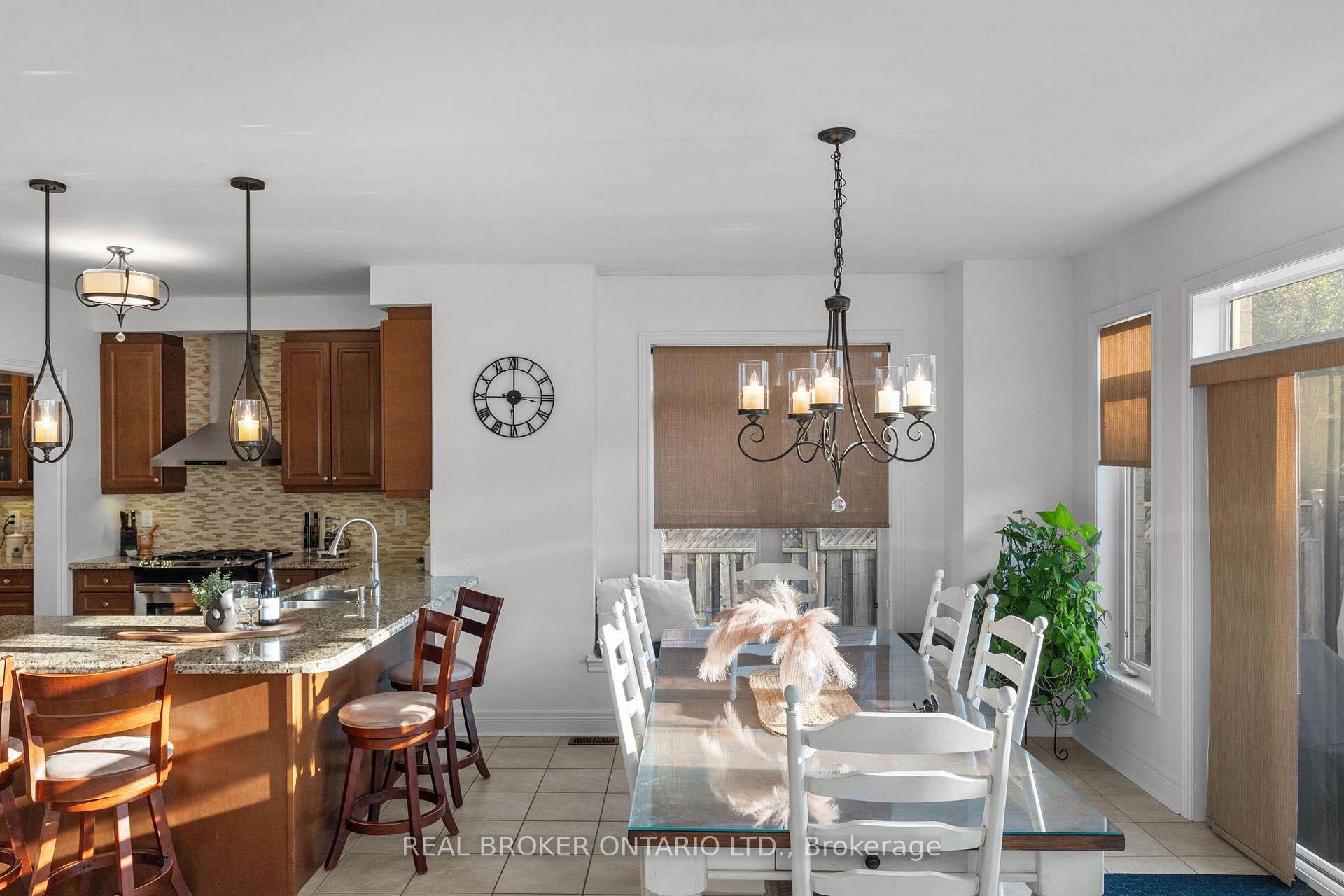 Photo 12 of 33 Royal Park Boulevard, Barrie, Bayshore — HOMEH
