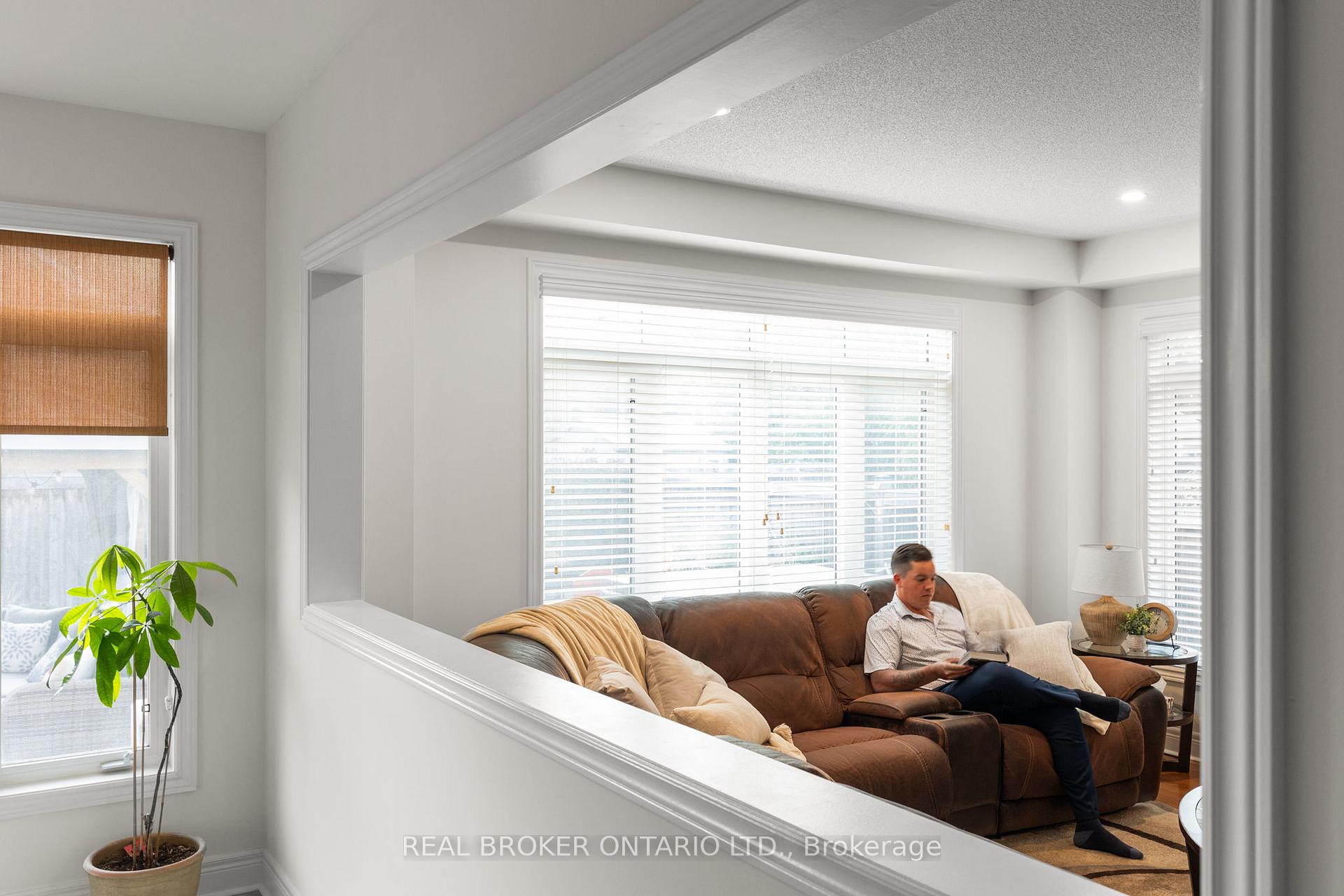 Photo 13 of 33 Royal Park Boulevard, Barrie, Bayshore — HOMEH