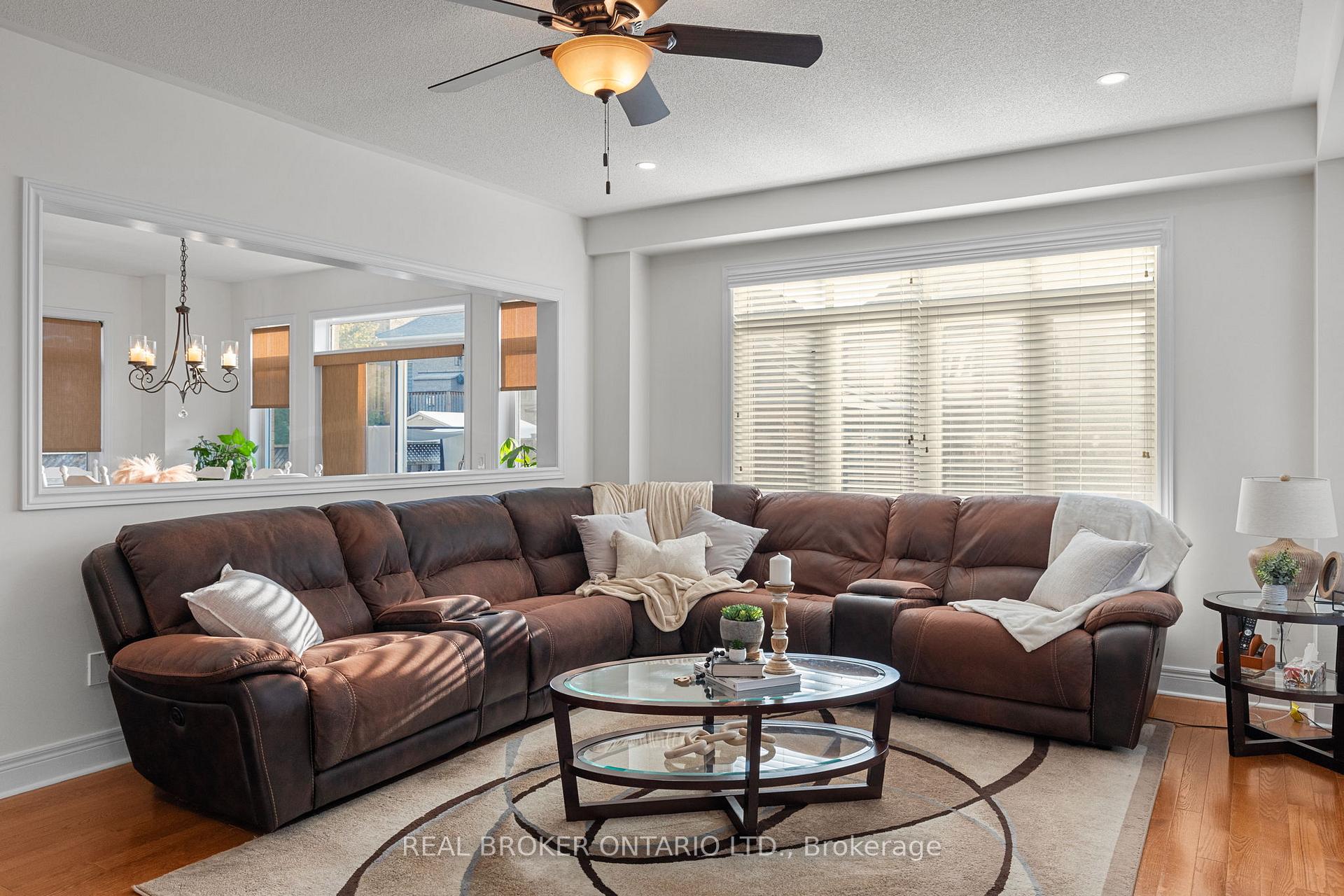 Photo 16 of 33 Royal Park Boulevard, Barrie, Bayshore — HOMEH