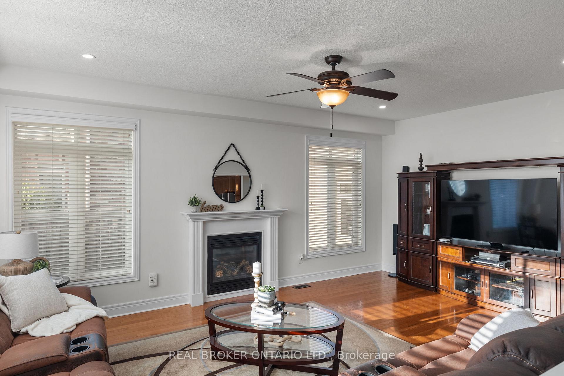 Photo 17 of 33 Royal Park Boulevard, Barrie, Bayshore — HOMEH