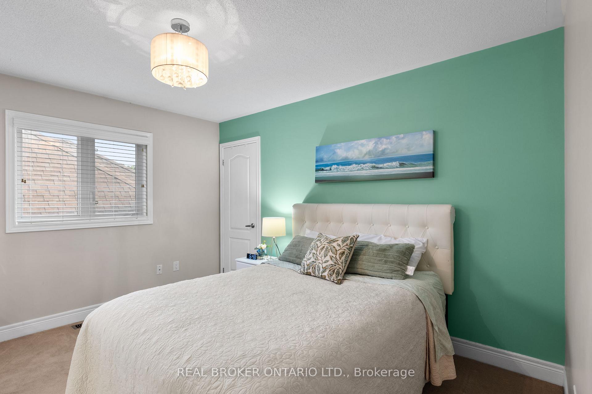 Photo 36 of 33 Royal Park Boulevard, Barrie, Bayshore — HOMEH