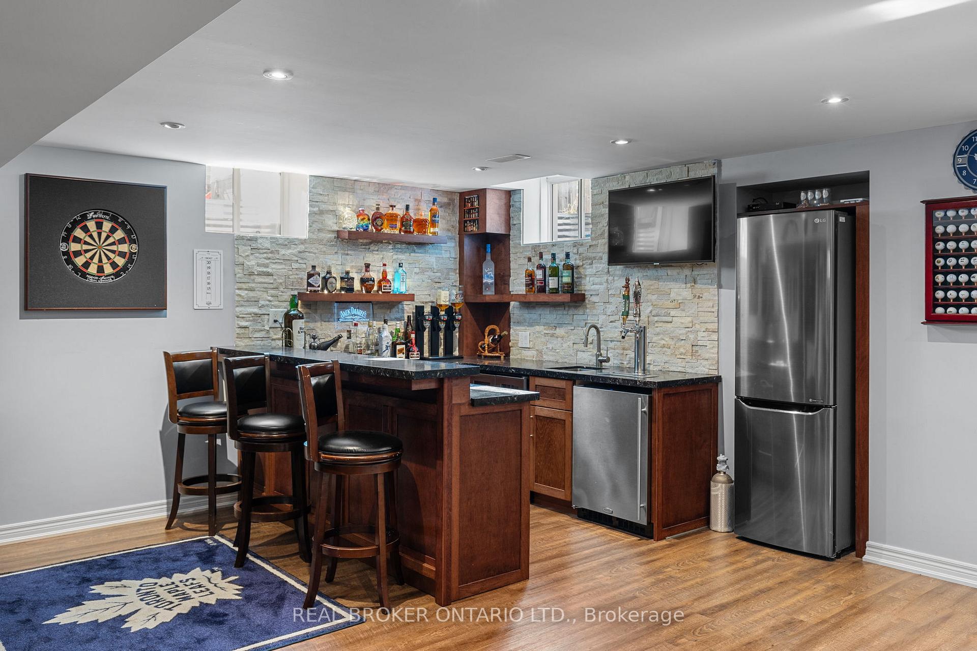 Photo 38 of 33 Royal Park Boulevard, Barrie, Bayshore — HOMEH