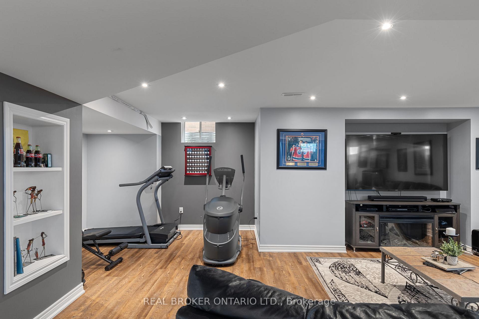 Photo 41 of 33 Royal Park Boulevard, Barrie, Bayshore — HOMEH