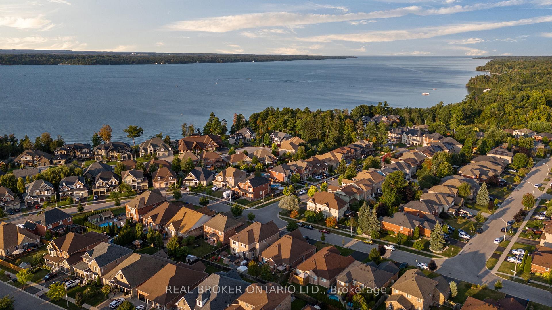 Photo 47 of 33 Royal Park Boulevard, Barrie, Bayshore — HOMEH
