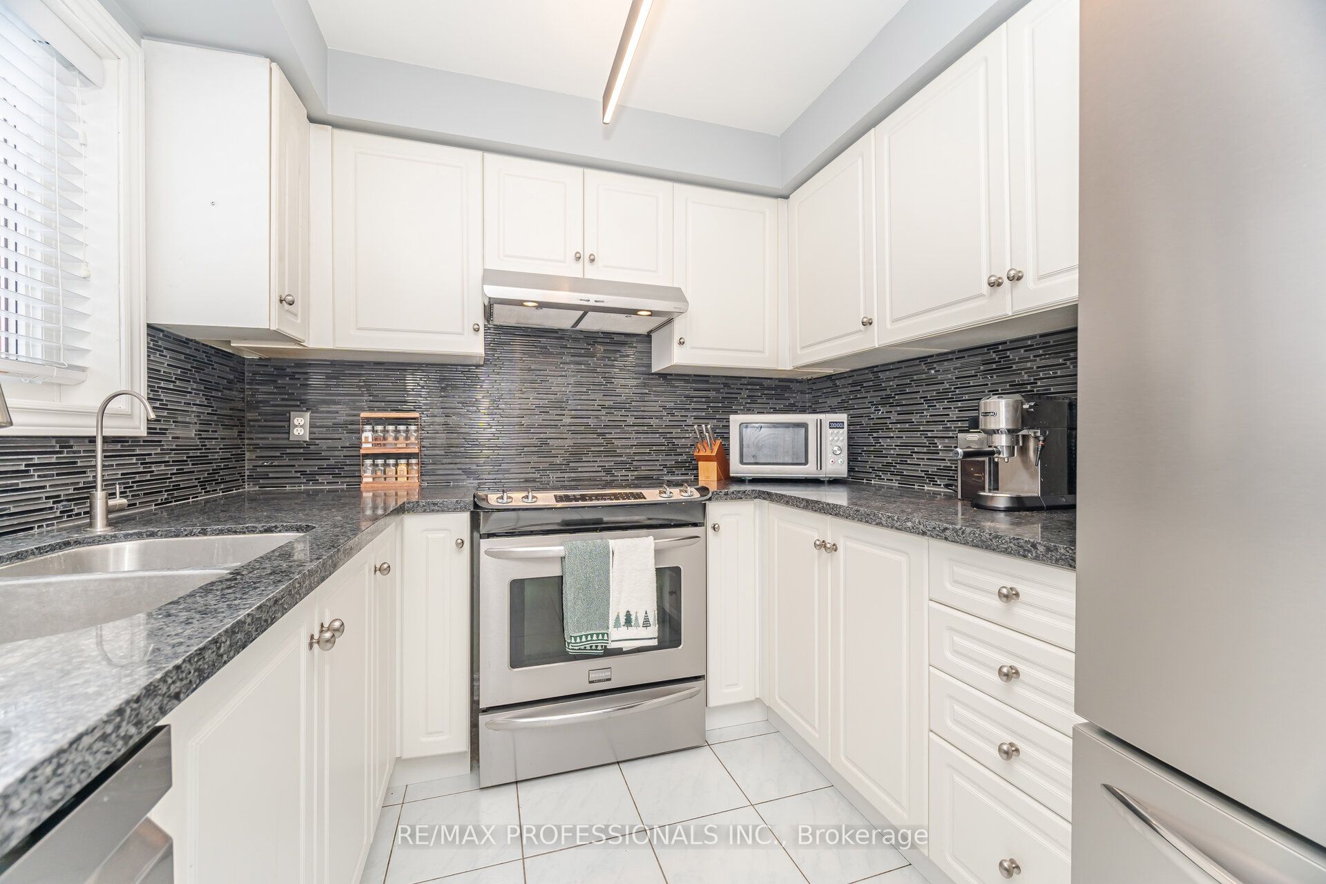 Photo 64 of 2 Dawson Crescent, Milton, Old Milton — HOMEH