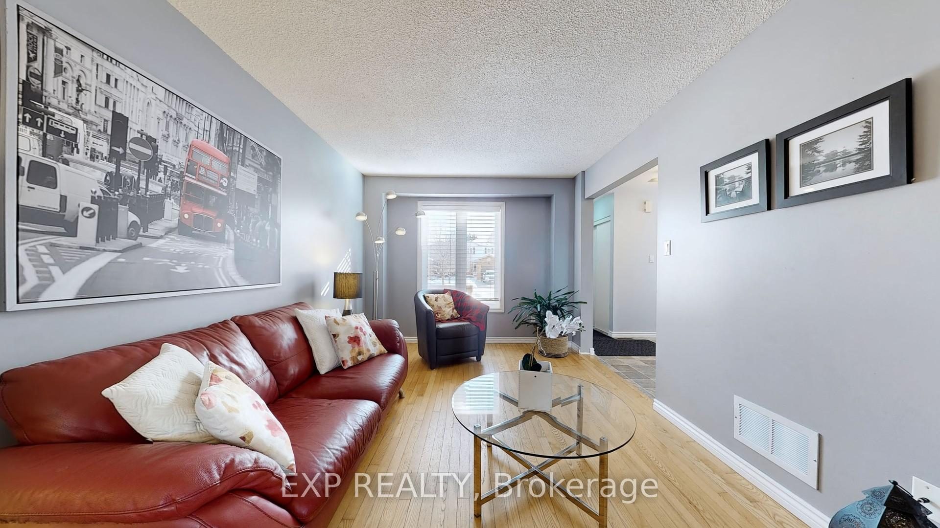 Photo 5 of 18 Flaxman Avenue N, Clarington, Bowmanville — HOMEH