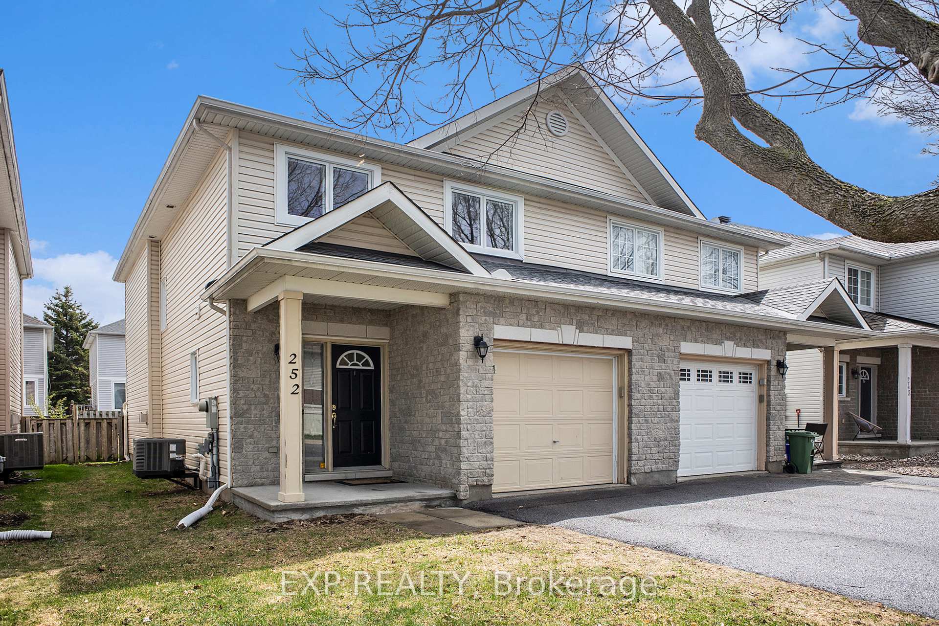 Photo 2 of 252 Deerfox Drive, Ottawa, Barrhaven - Longfields — HOMEH