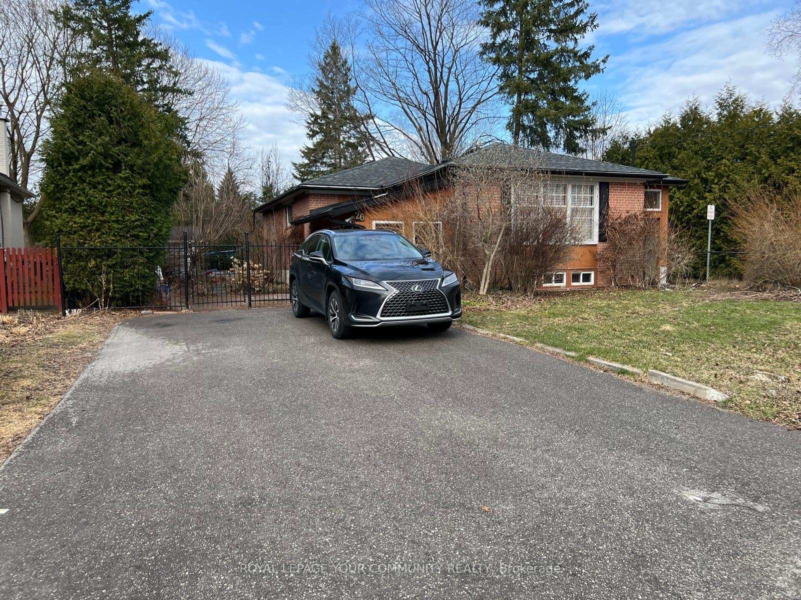 Photo 2 of 26 Holman Crescent, Aurora, Aurora Highlands — HOMEH