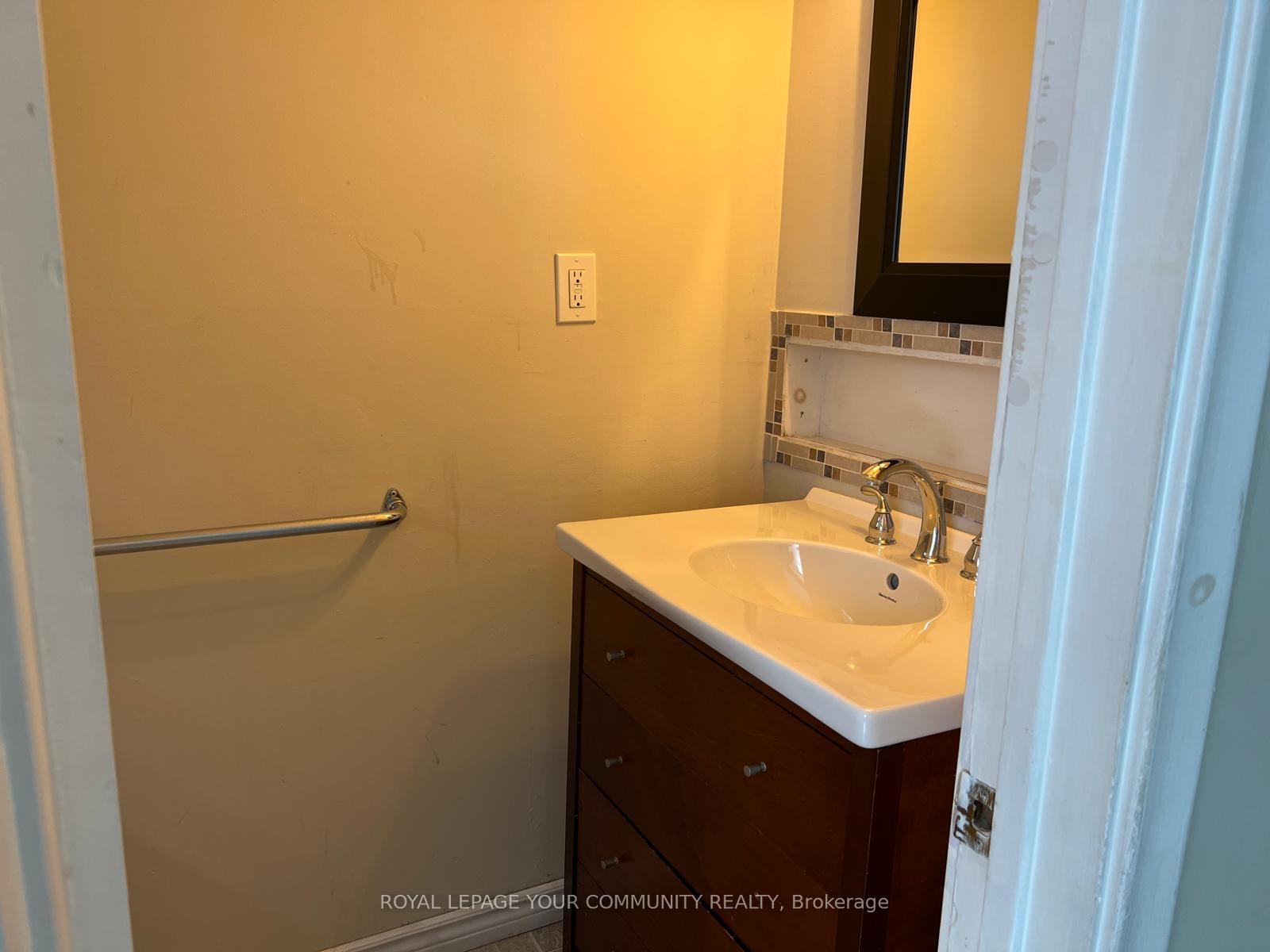 Photo 16 of 26 Holman Crescent, Aurora, Aurora Highlands — HOMEH