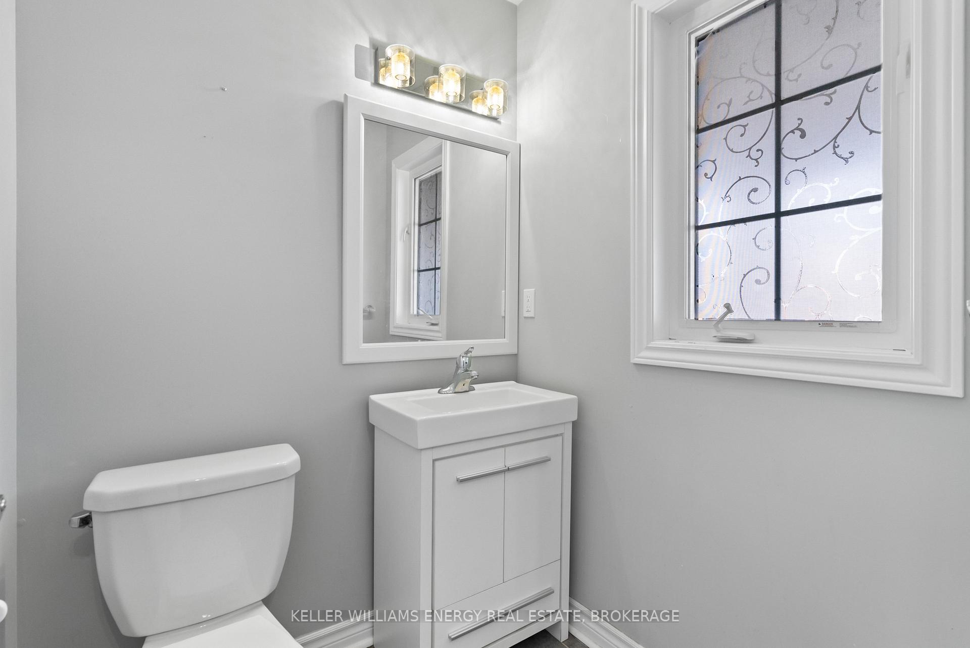 Photo 4 of 10 Jack Roach Street, Clarington, Bowmanville — HOMEH