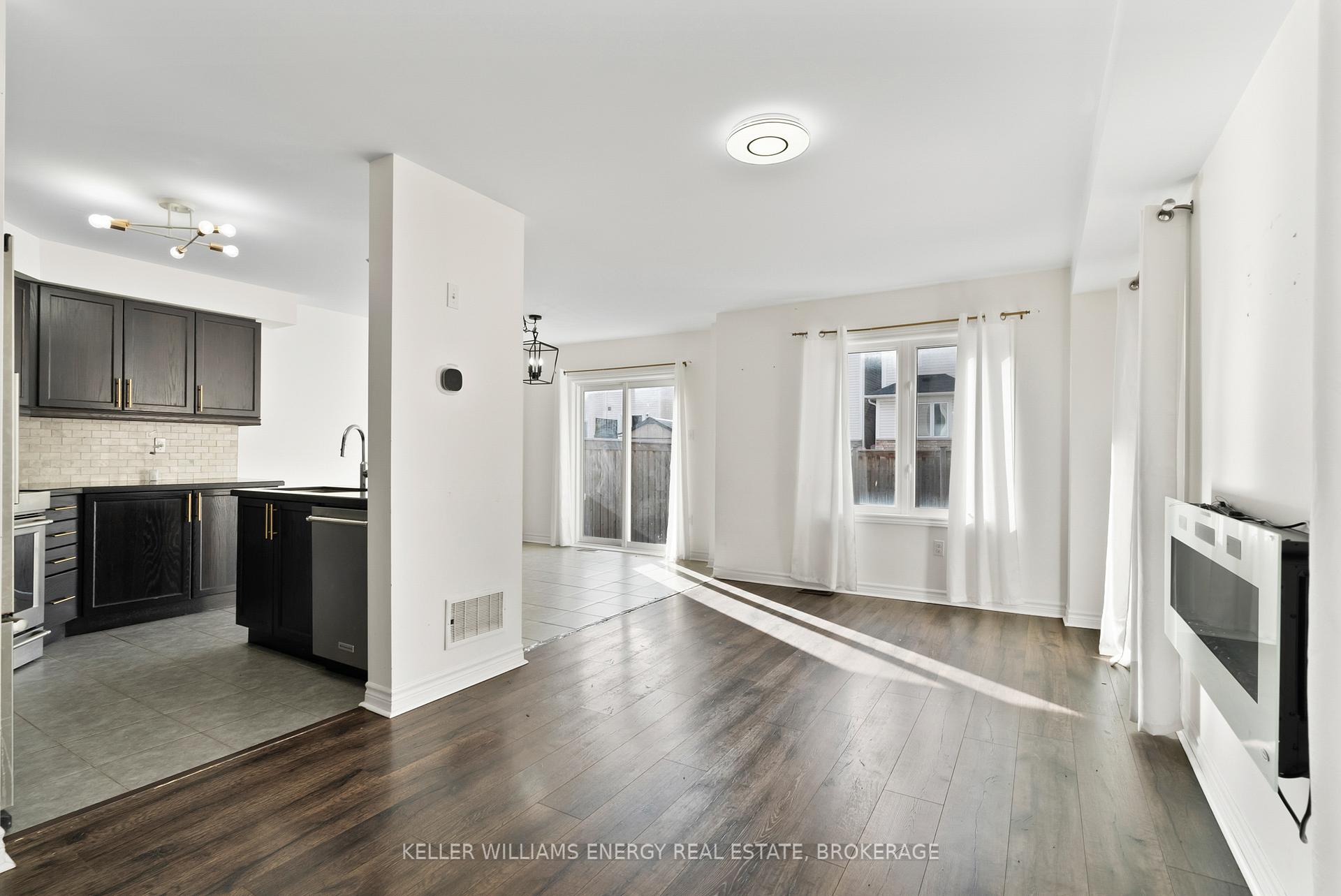 Photo 6 of 10 Jack Roach Street, Clarington, Bowmanville — HOMEH