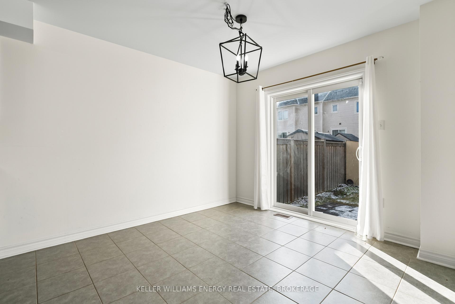 Photo 12 of 10 Jack Roach Street, Clarington, Bowmanville — HOMEH