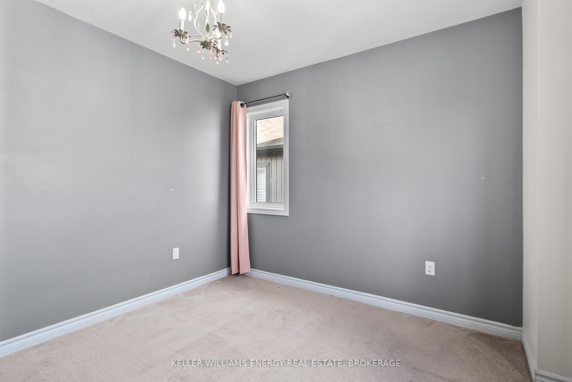 Photo 17 of 10 Jack Roach Street, Clarington, Bowmanville — HOMEH
