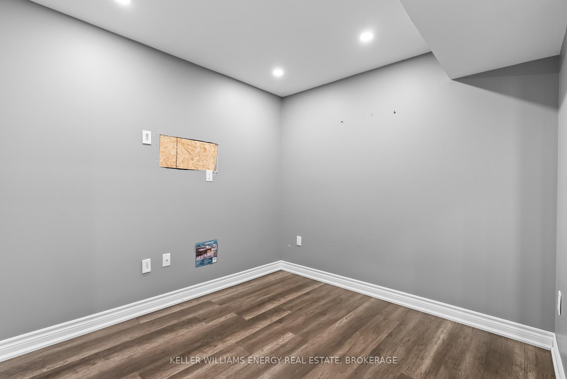 Photo 24 of 10 Jack Roach Street, Clarington, Bowmanville — HOMEH