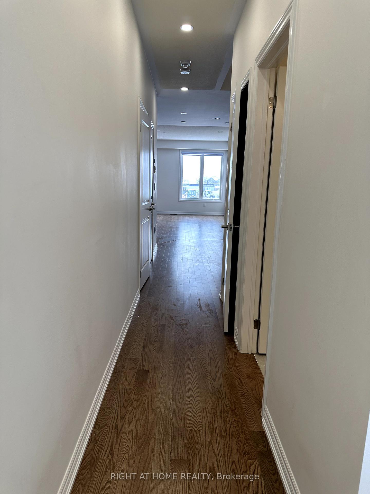 Photo 5 of Unit Upper, 32 Greer Street, Barrie, Rural Barrie Southeast — HOMEH