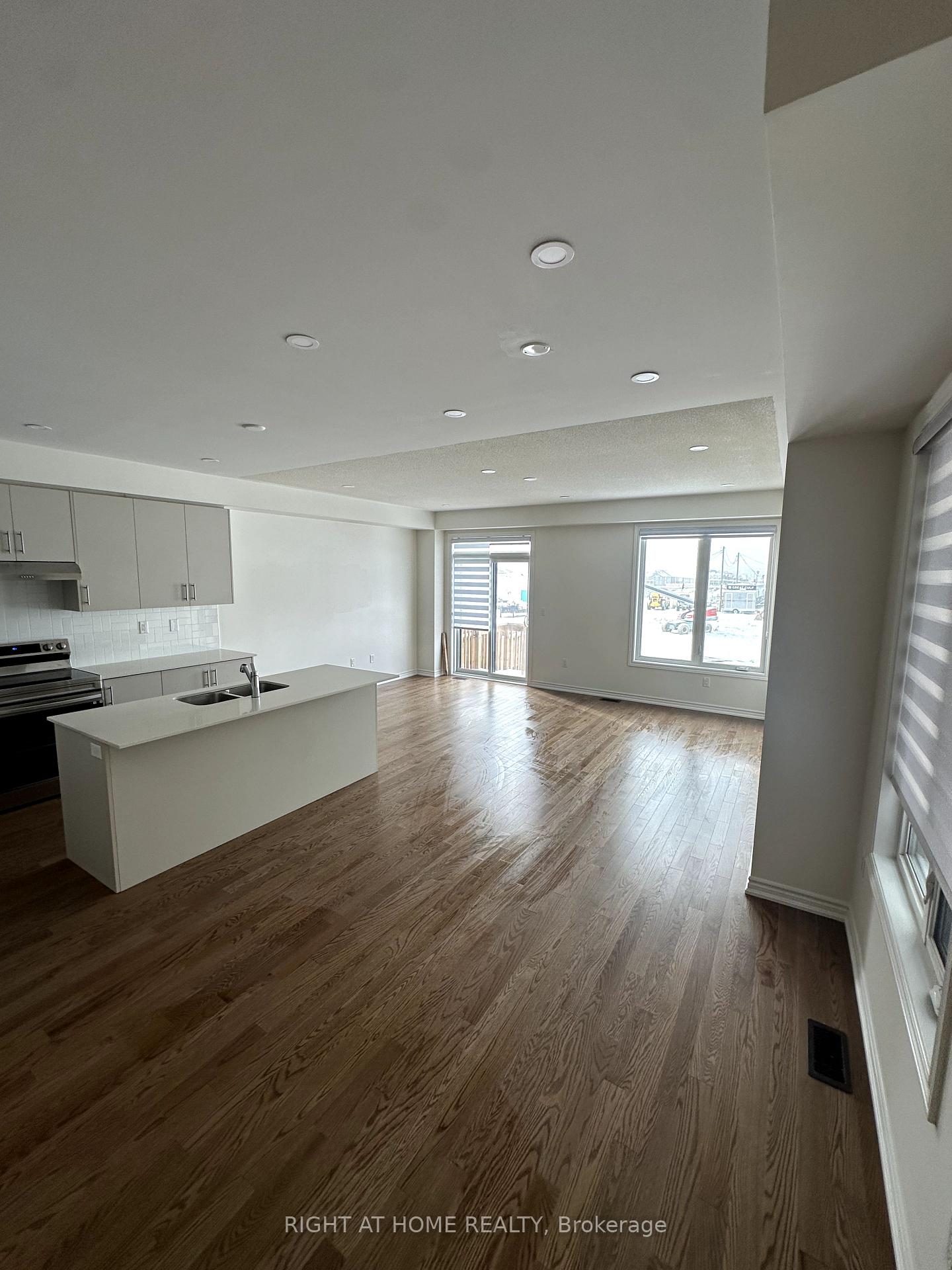 Photo 6 of Unit Upper, 32 Greer Street, Barrie, Rural Barrie Southeast — HOMEH
