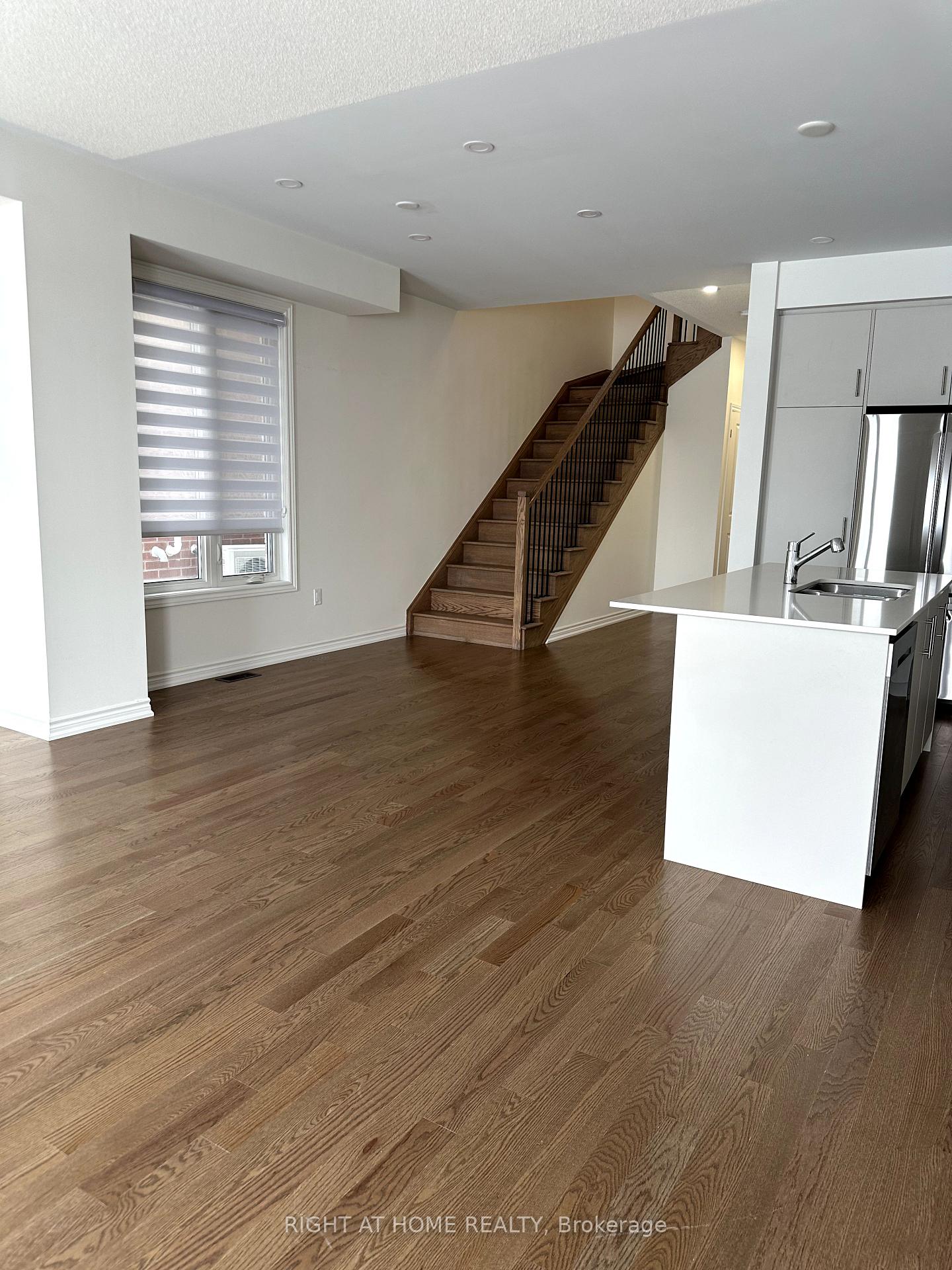 Photo 8 of Unit Upper, 32 Greer Street, Barrie, Rural Barrie Southeast — HOMEH