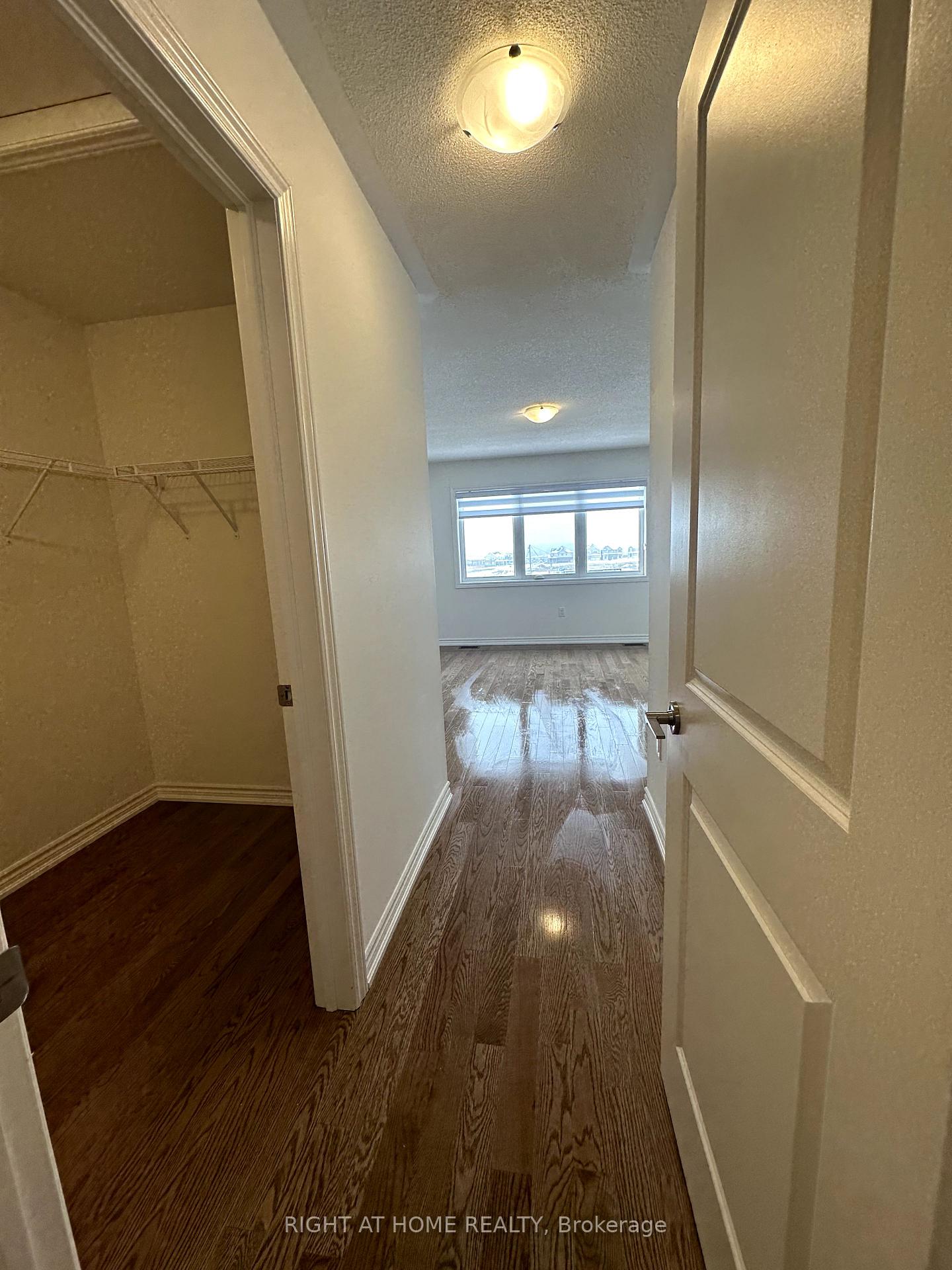 Photo 11 of Unit Upper, 32 Greer Street, Barrie, Rural Barrie Southeast — HOMEH