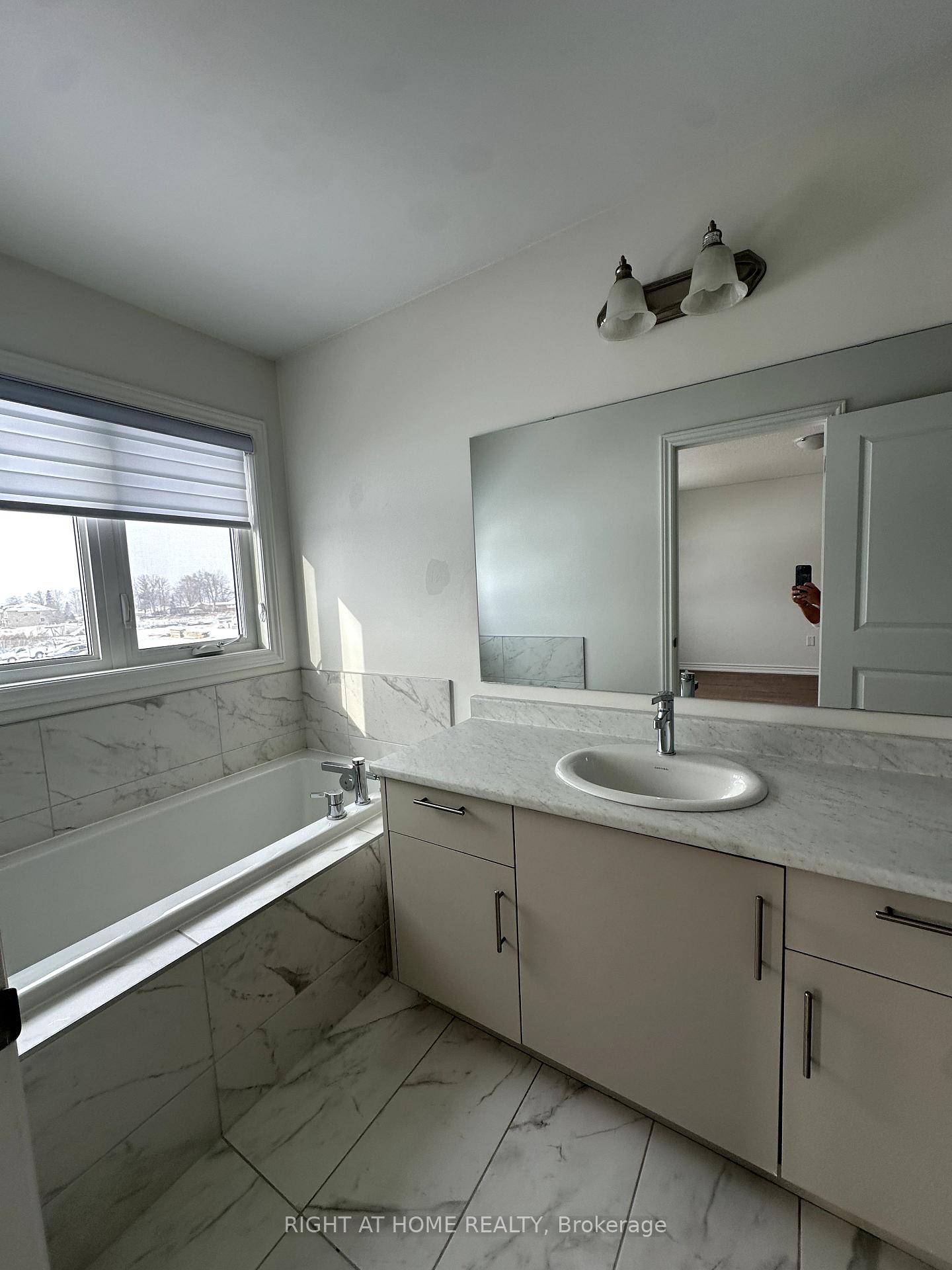 Photo 13 of Unit Upper, 32 Greer Street, Barrie, Rural Barrie Southeast — HOMEH