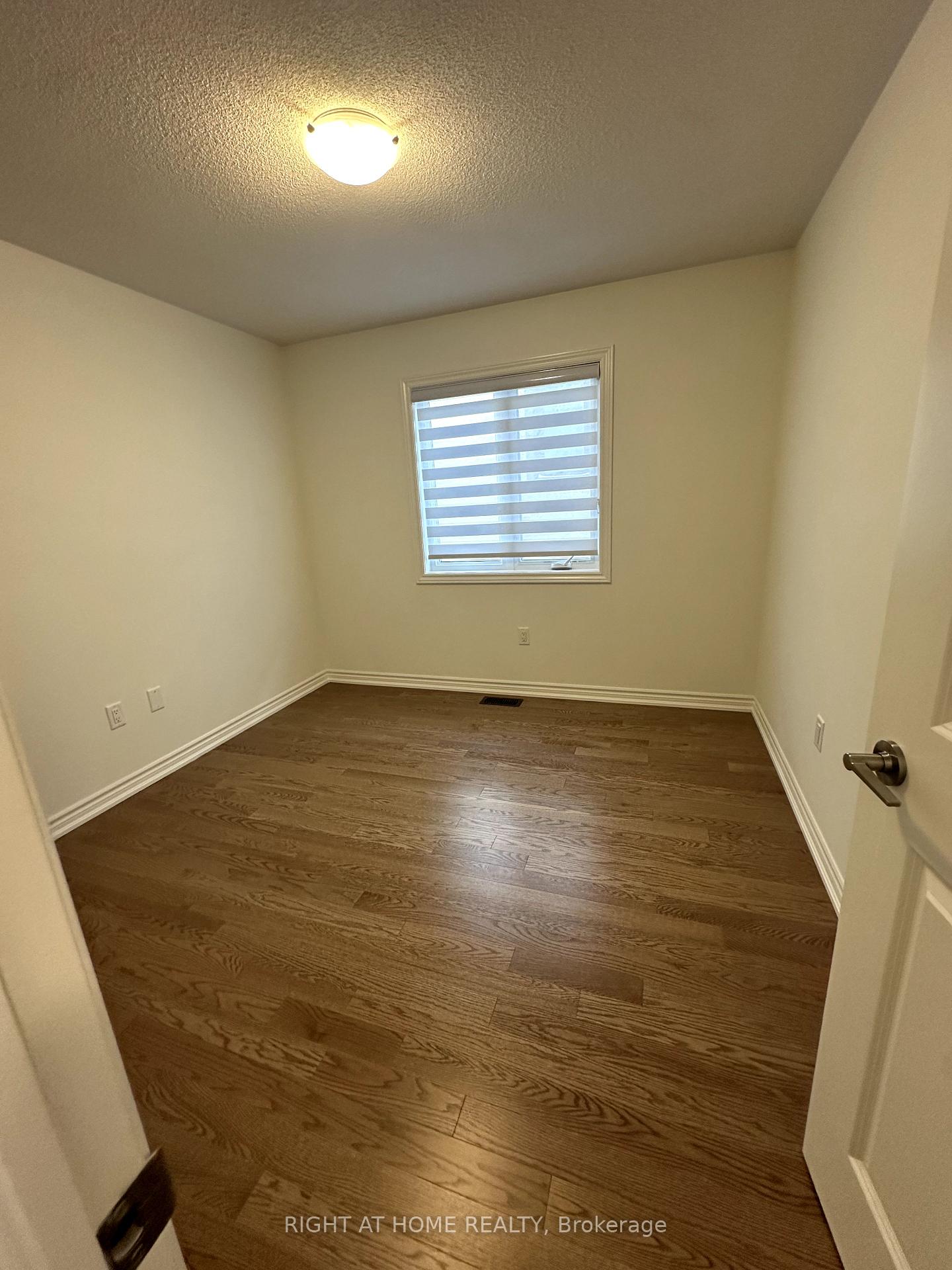 Photo 15 of Unit Upper, 32 Greer Street, Barrie, Rural Barrie Southeast — HOMEH
