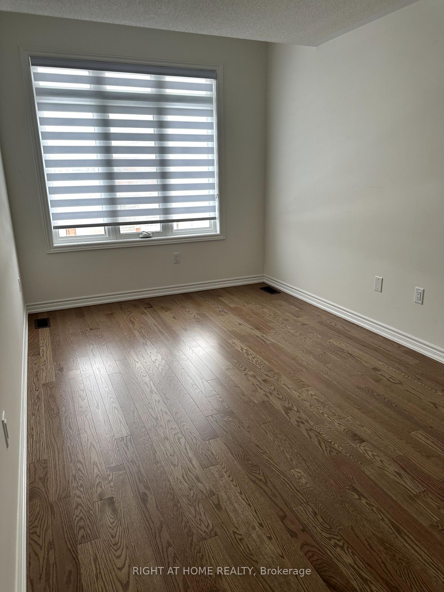 Photo 17 of Unit Upper, 32 Greer Street, Barrie, Rural Barrie Southeast — HOMEH