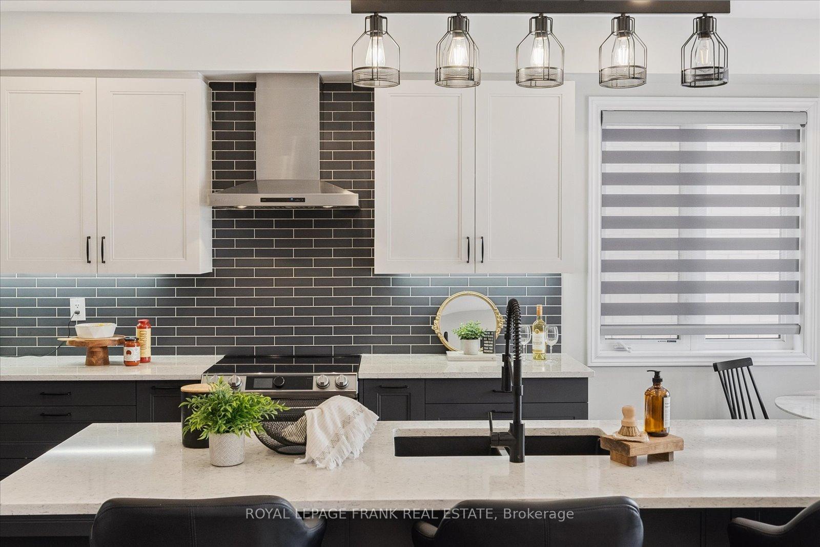 Photo 14 of 159 Woolacott Lane, Clarington, Bowmanville — HOMEH