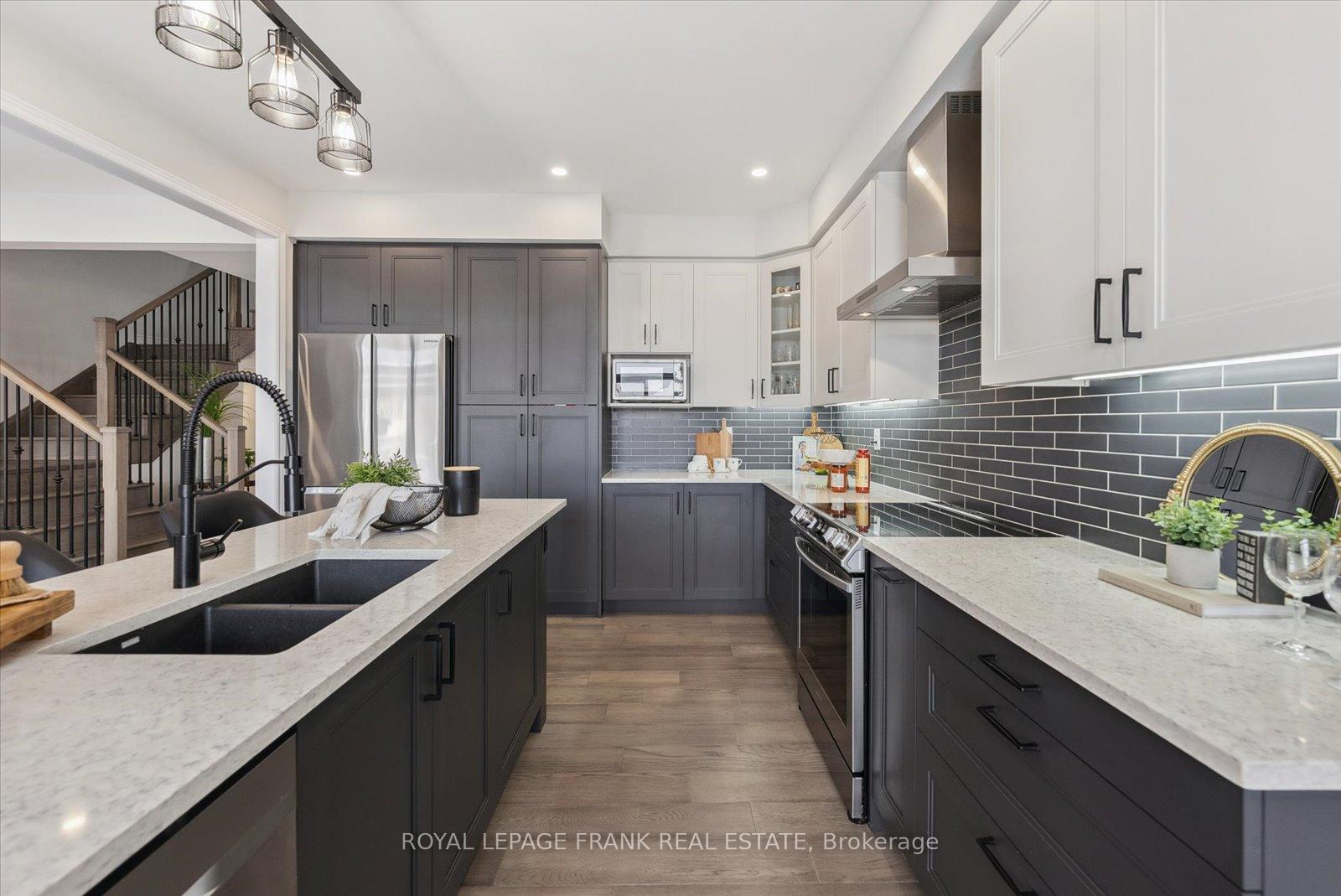 Photo 17 of 159 Woolacott Lane, Clarington, Bowmanville — HOMEH