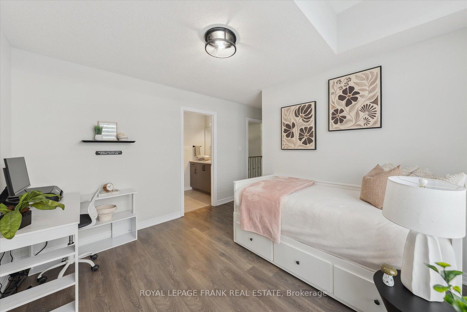 Photo 33 of 159 Woolacott Lane, Clarington, Bowmanville — HOMEH