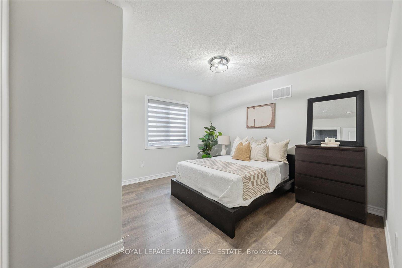 Photo 34 of 159 Woolacott Lane, Clarington, Bowmanville — HOMEH