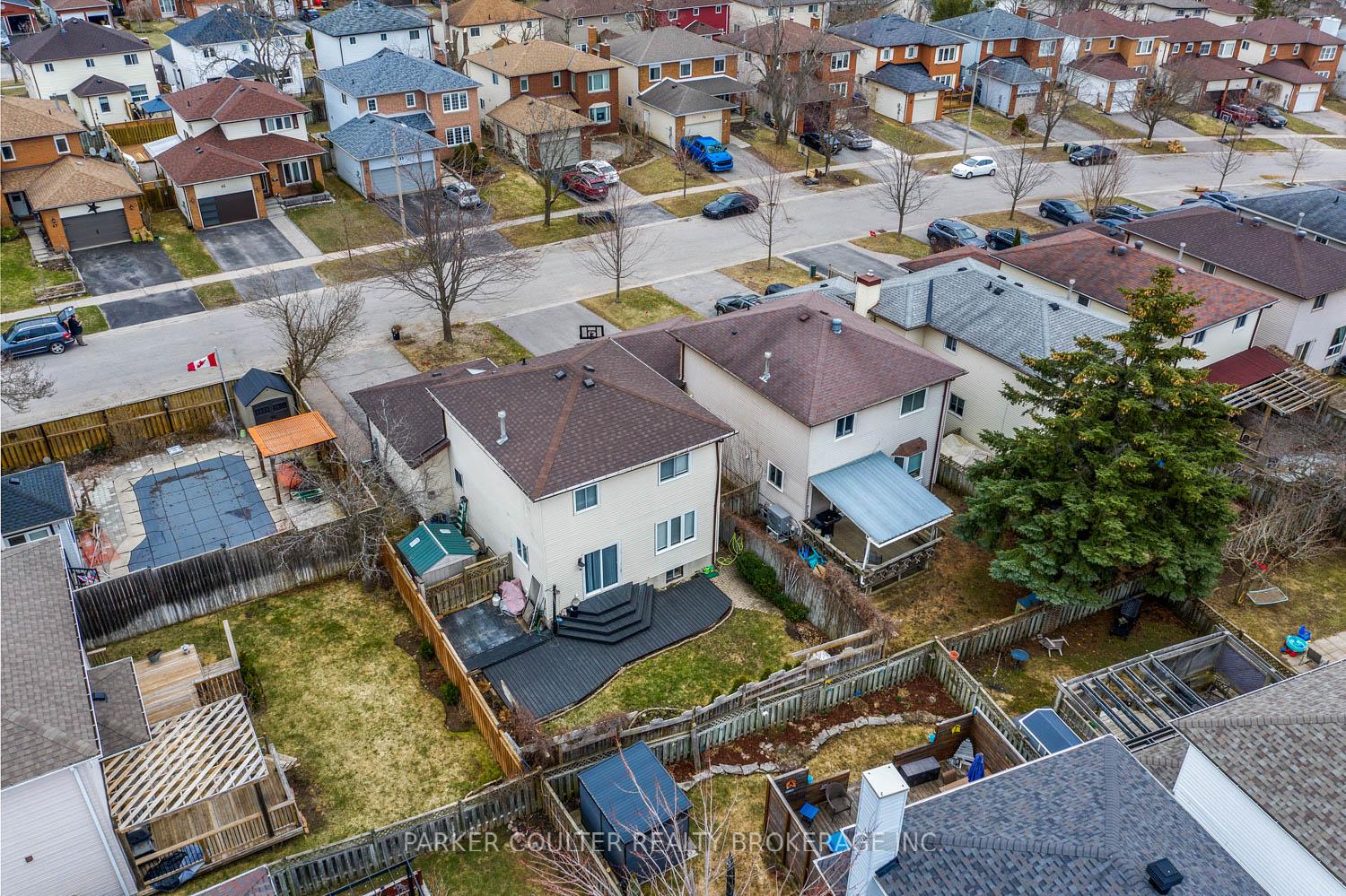 Photo 3 of 46 Orwell Crescent, Barrie, Letitia Heights — HOMEH