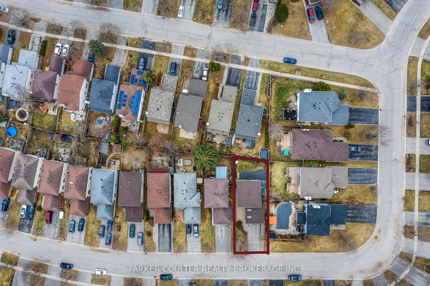 Photo 4 of 46 Orwell Crescent, Barrie, Letitia Heights — HOMEH