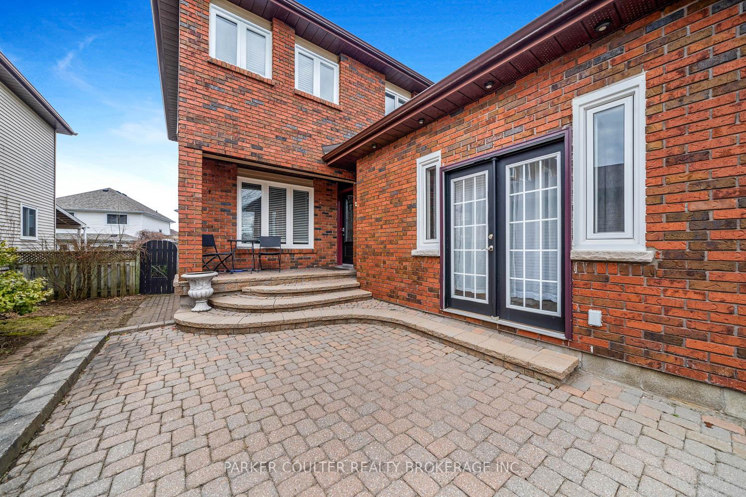 Photo 5 of 46 Orwell Crescent, Barrie, Letitia Heights — HOMEH