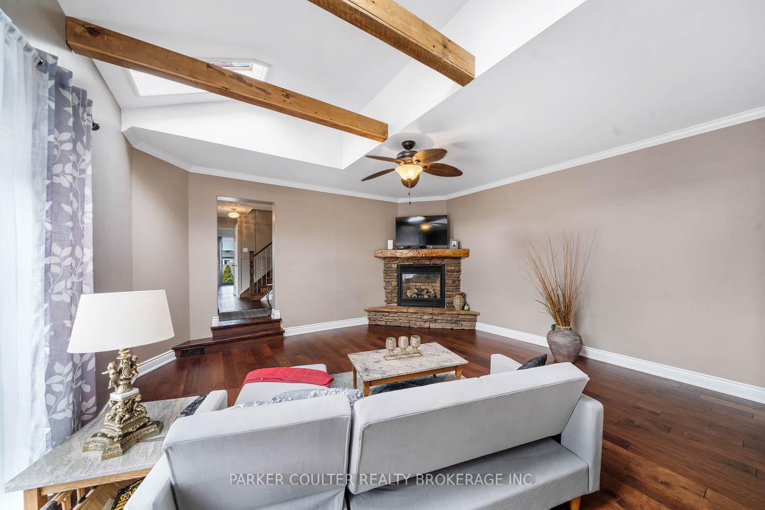 Photo 7 of 46 Orwell Crescent, Barrie, Letitia Heights — HOMEH