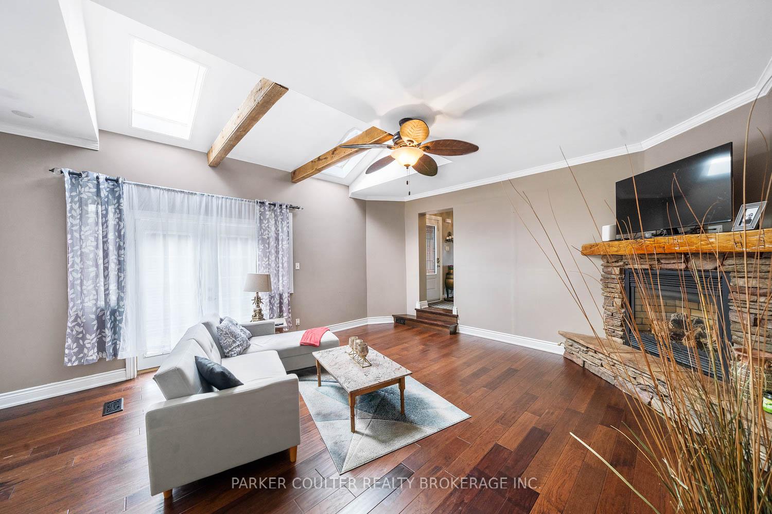 Photo 8 of 46 Orwell Crescent, Barrie, Letitia Heights — HOMEH