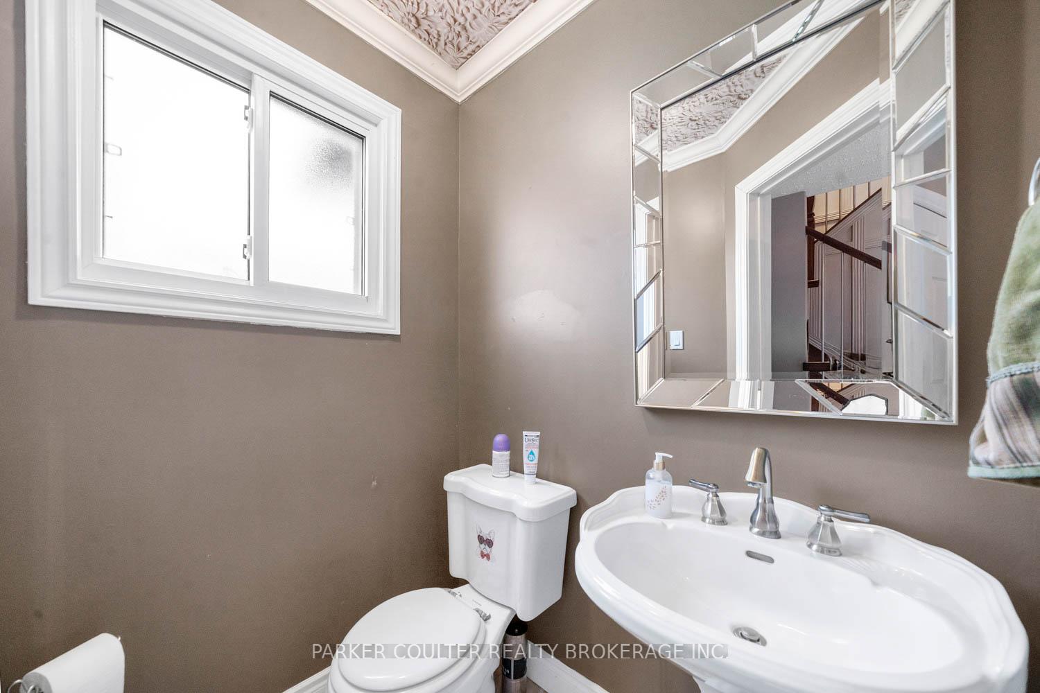 Photo 10 of 46 Orwell Crescent, Barrie, Letitia Heights — HOMEH