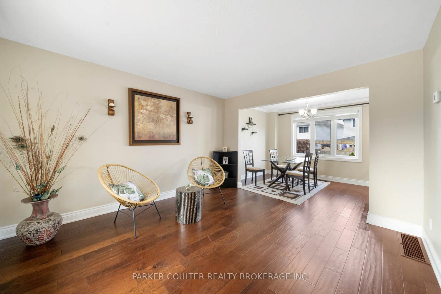 Photo 12 of 46 Orwell Crescent, Barrie, Letitia Heights — HOMEH