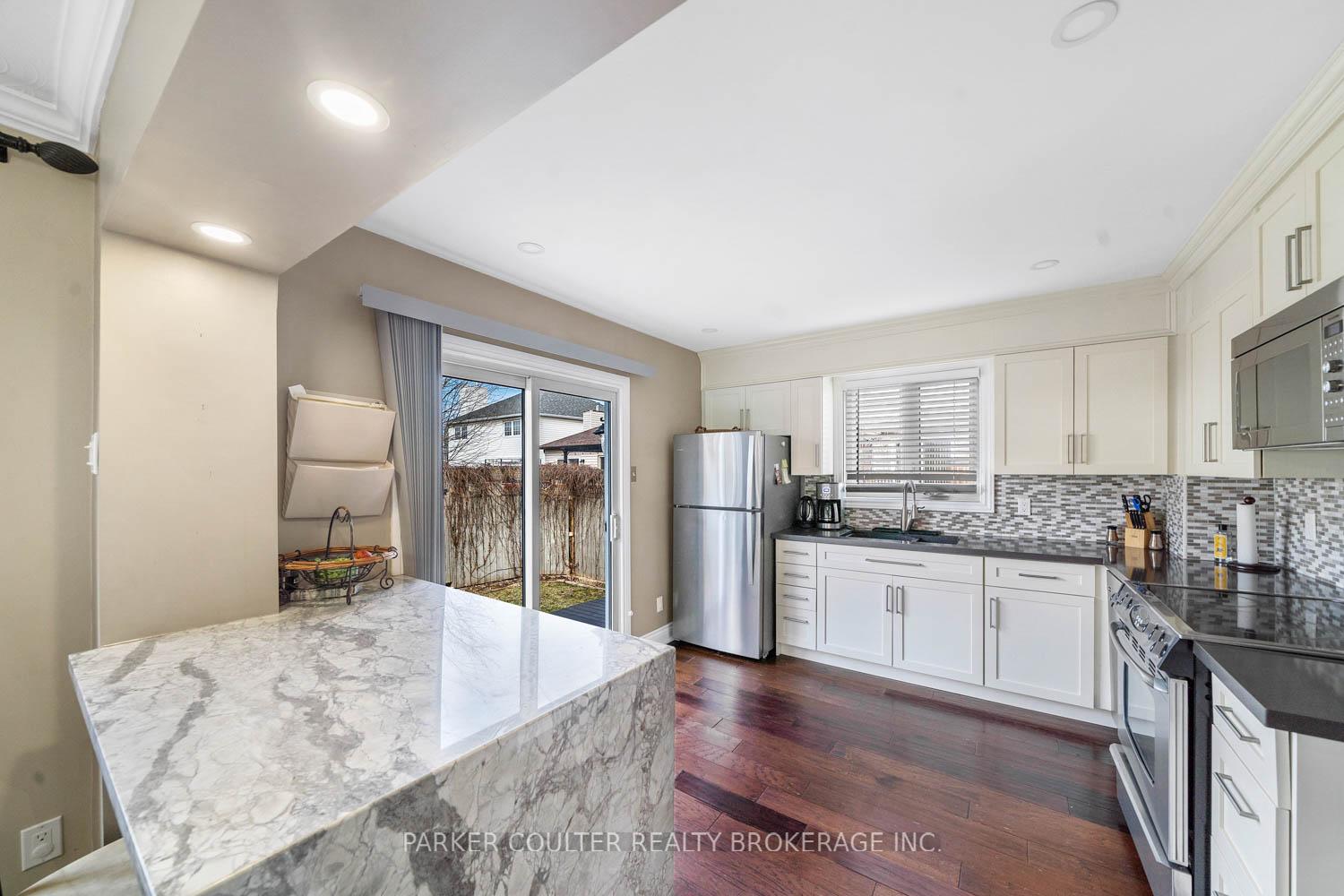 Photo 16 of 46 Orwell Crescent, Barrie, Letitia Heights — HOMEH