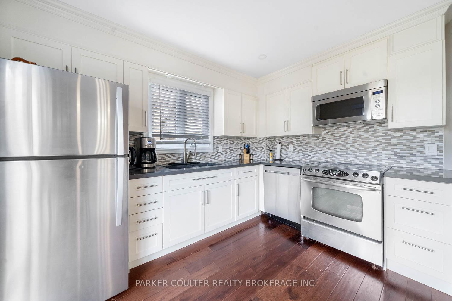 Photo 18 of 46 Orwell Crescent, Barrie, Letitia Heights — HOMEH