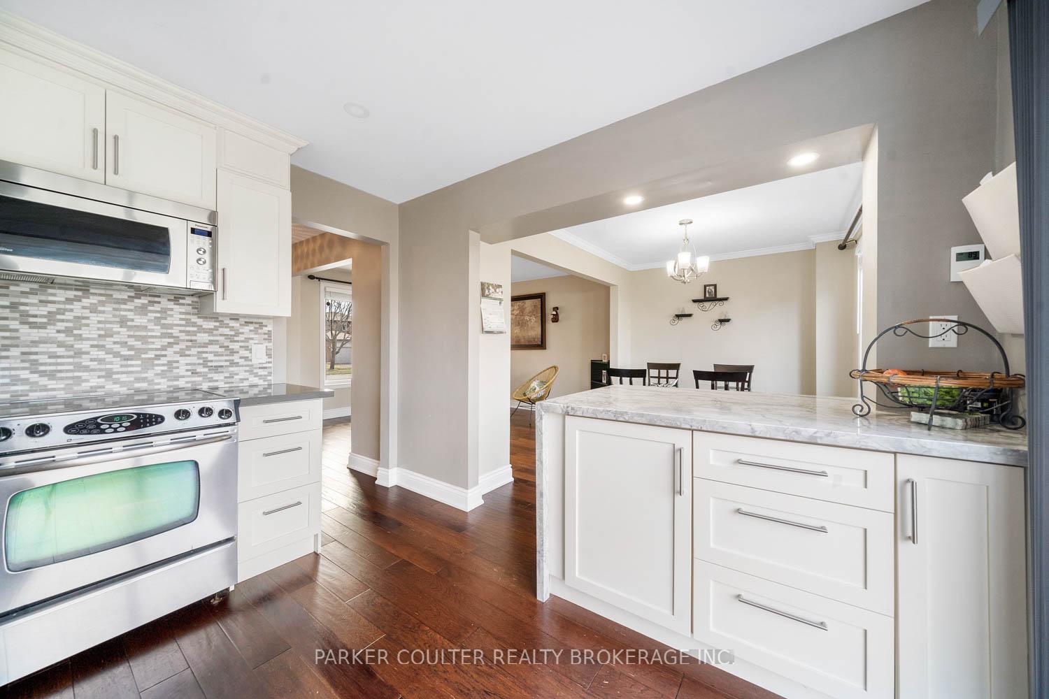 Photo 19 of 46 Orwell Crescent, Barrie, Letitia Heights — HOMEH