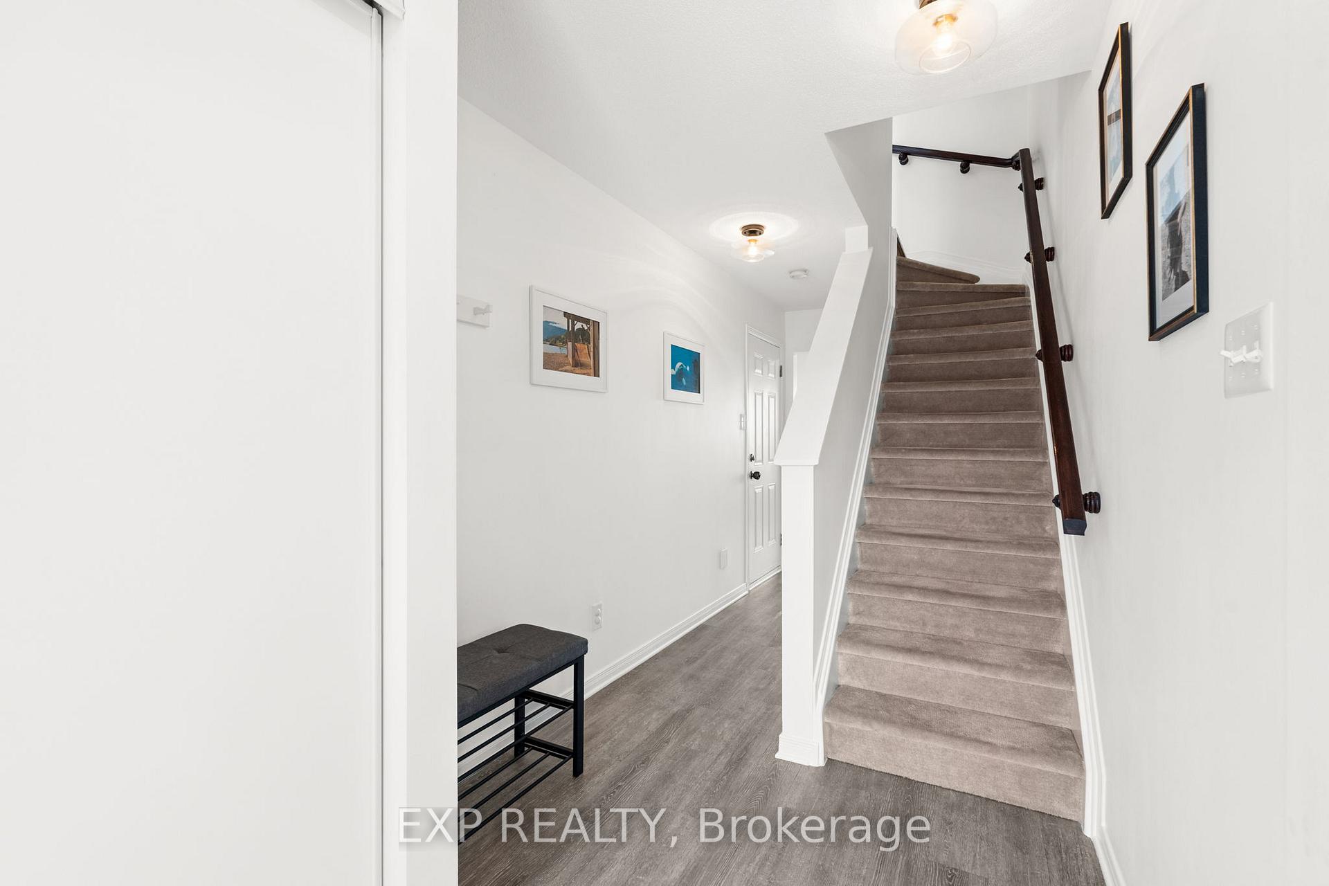 Photo 4 of 517 Simran Private, Ottawa, Barrhaven - Cedargrove/Fraserdale — HOMEH
