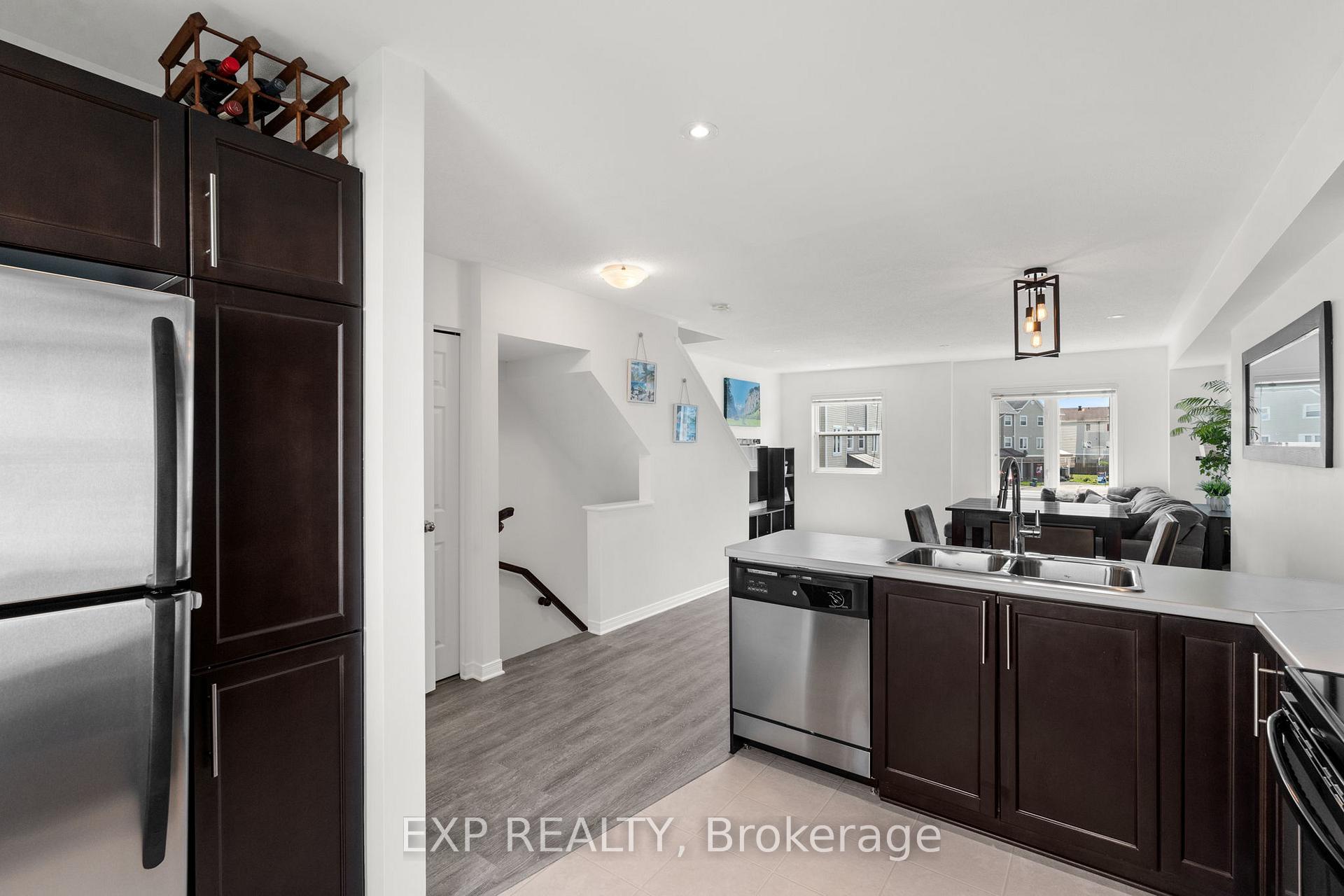 Photo 6 of 517 Simran Private, Ottawa, Barrhaven - Cedargrove/Fraserdale — HOMEH