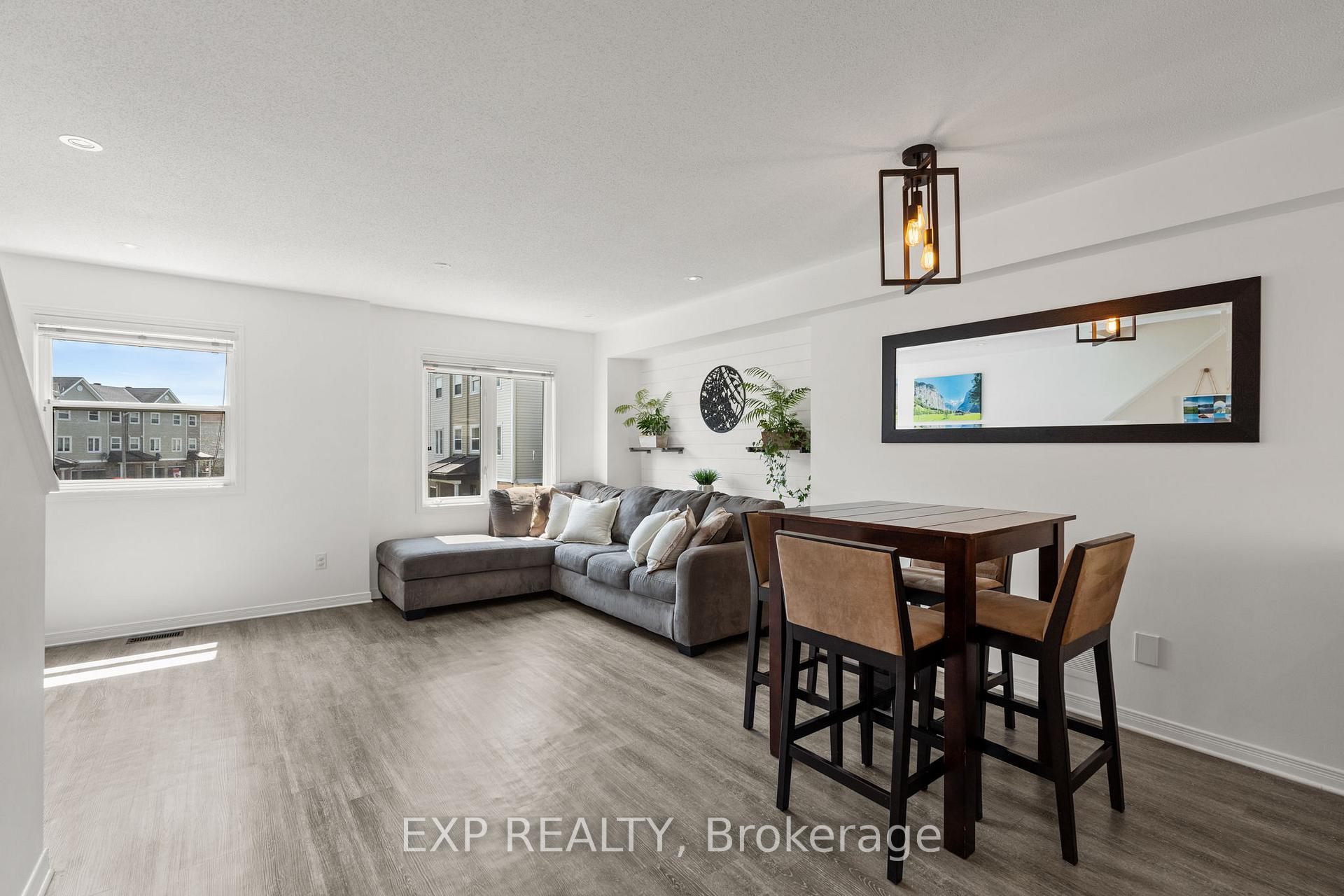 Photo 7 of 517 Simran Private, Ottawa, Barrhaven - Cedargrove/Fraserdale — HOMEH