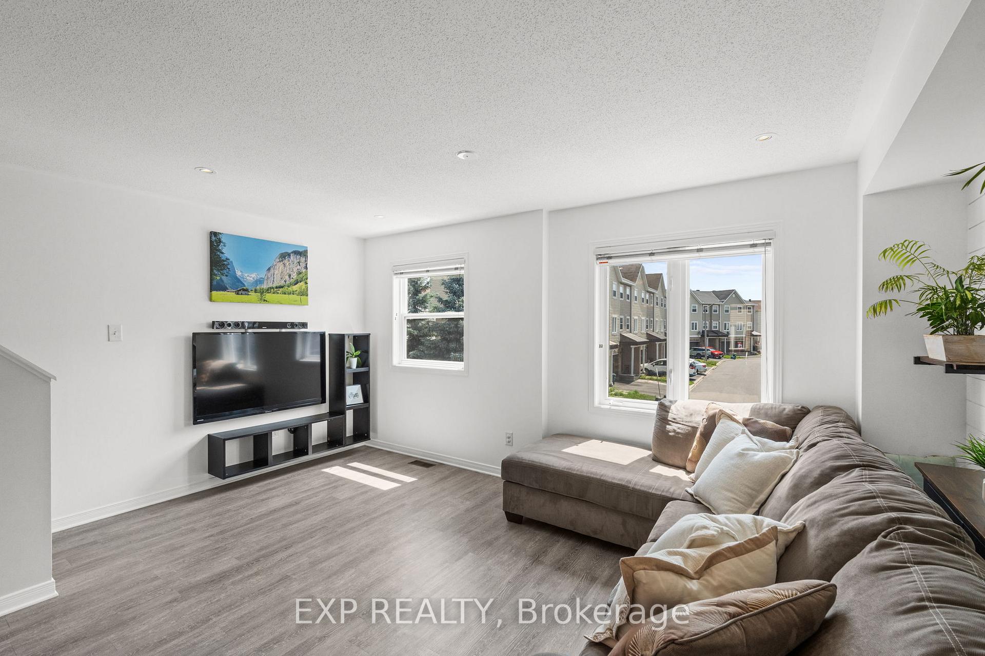 Photo 13 of 517 Simran Private, Ottawa, Barrhaven - Cedargrove/Fraserdale — HOMEH
